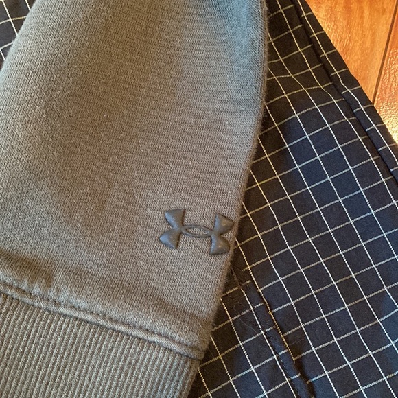 Under Armour Sweatshirt - Picture 7 of 9